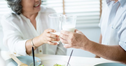 Sữa bổ sung canxi dành cho người trung niên